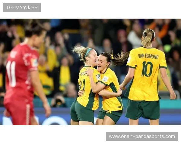 澳大利亚女足球星精彩射门瞬间定格展现超凡技艺与无畏精神