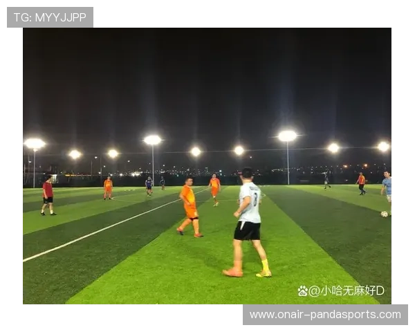 身高一米七以下的足球巨星们如何在绿茵场上创造辉煌传奇